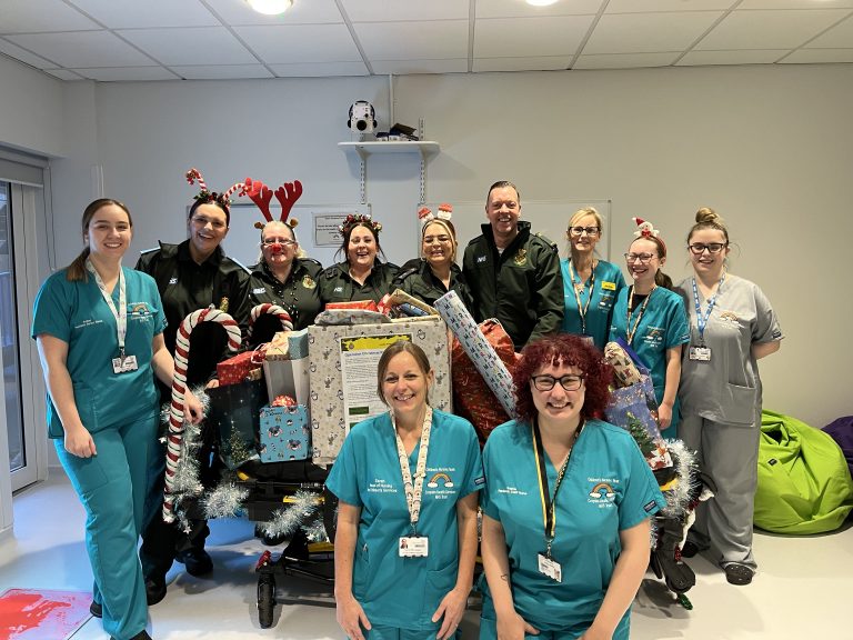 Featured image for Paramedics delight sick children with Christmas presents at Croydon University Hospital