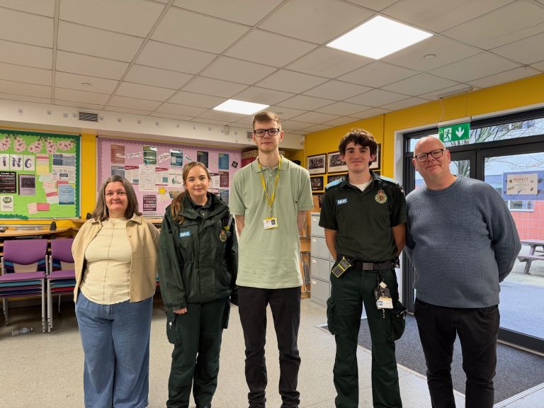 Featured image for “Mum, I need an ambulance”: Teenager with collapsed lungs trains classmates in life-saving skills