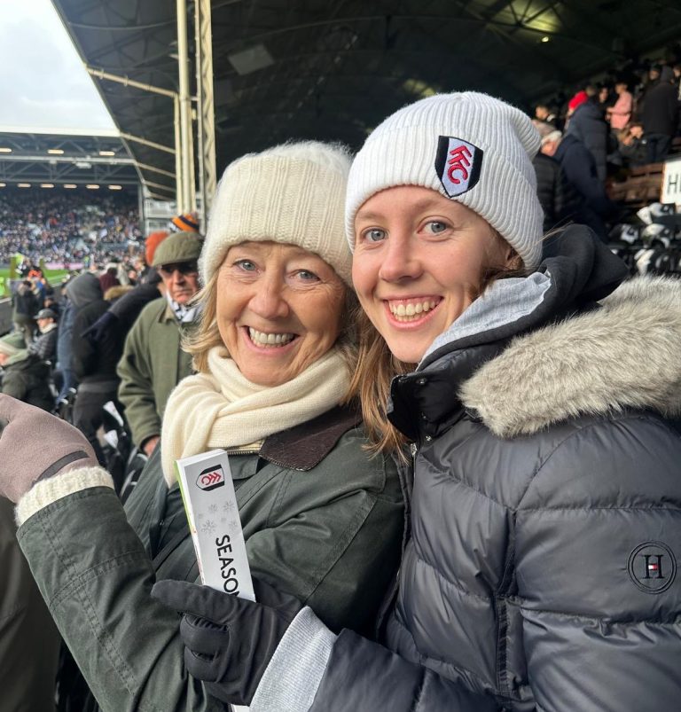 Featured image for Marathon for my mum: daughter runs London Marathon after paramedics save her life