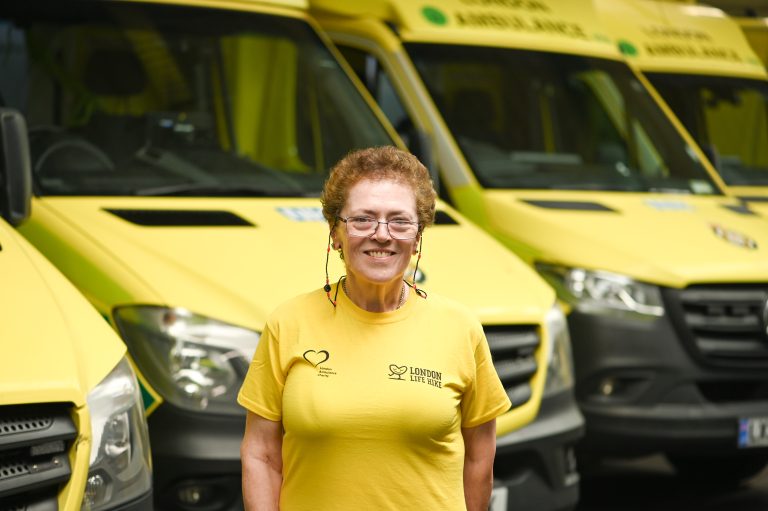 Featured image for Kidney donor to take on London Ambulance Charity Walk after surgery